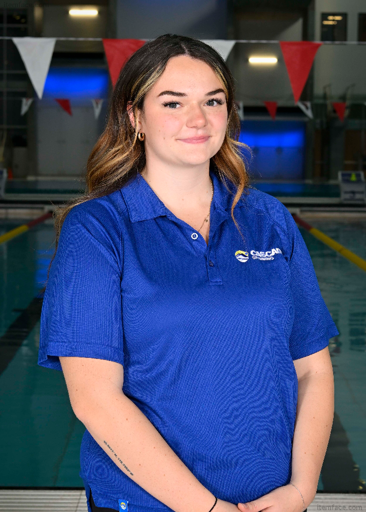 Izzy Deshayes - Coach