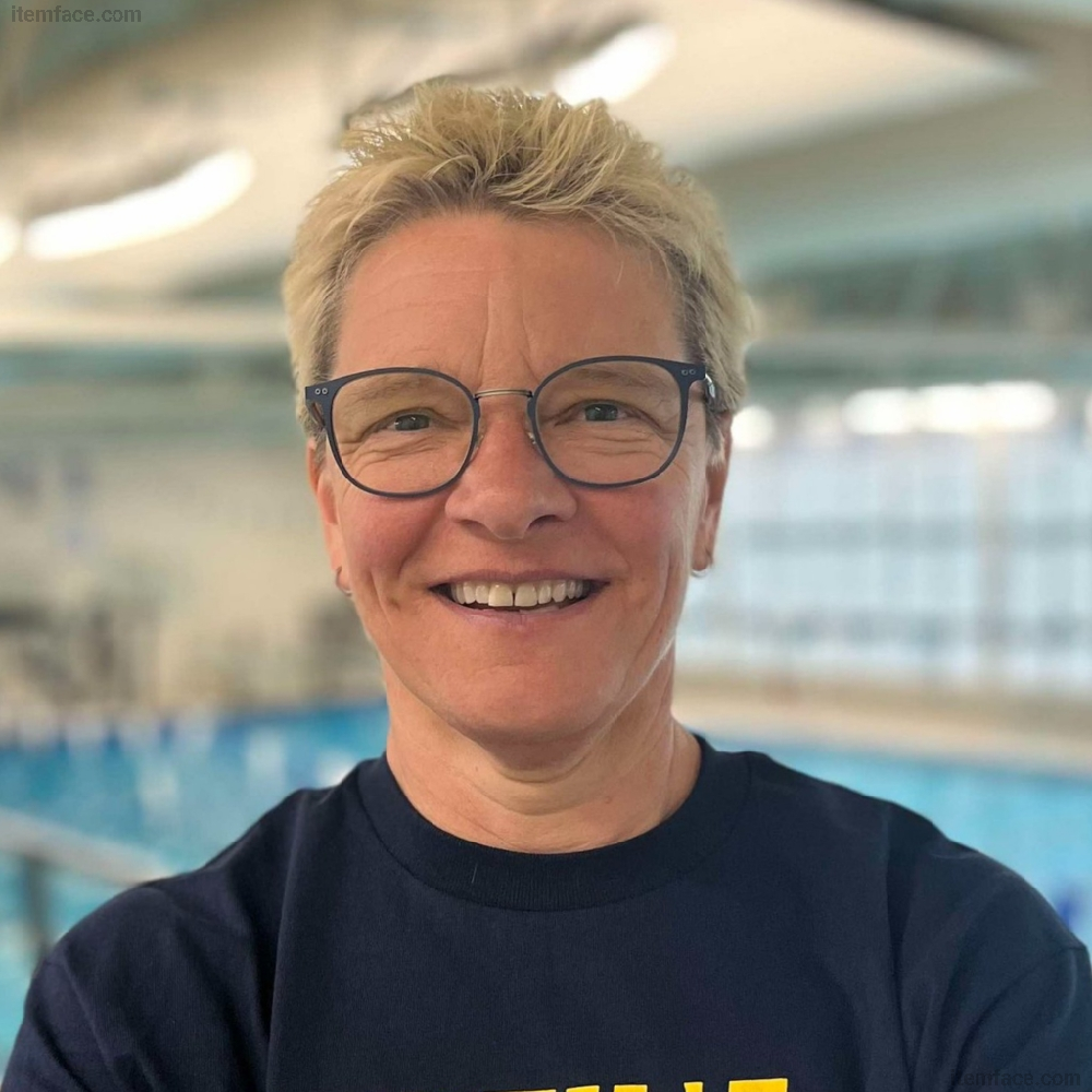 Heather Macfarlane - Coach